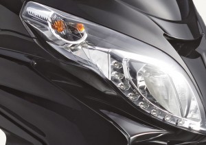 Tauris Roller Broadway 125 / 4T Detailansicht Licht vorne