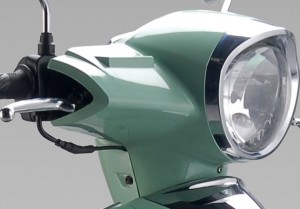 Tauris Roller Capri 50 / 2T Detailansicht Lampe vorne