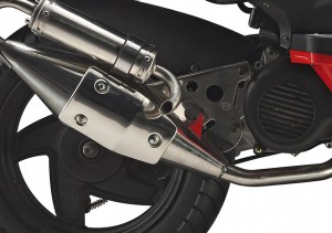Tauris Roller Fuego II 50 / 2T Sport Detailansicht Auspuff