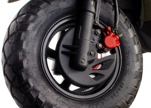 Tauris Roller Movida 125 / 4T Detailansicht Reifen vorne