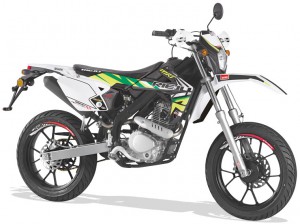 Rieju Motorrad MRT Freejump Supermoto 125 in Farbe Grün