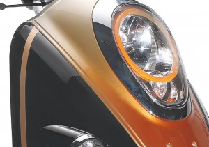 Tauris Roller Piccadilly 50 / 4T Detailansicht Lichter vorne