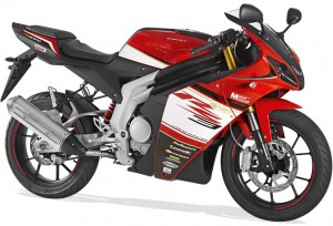 Rieju Motorrad RS3 125 in Farbe Rot